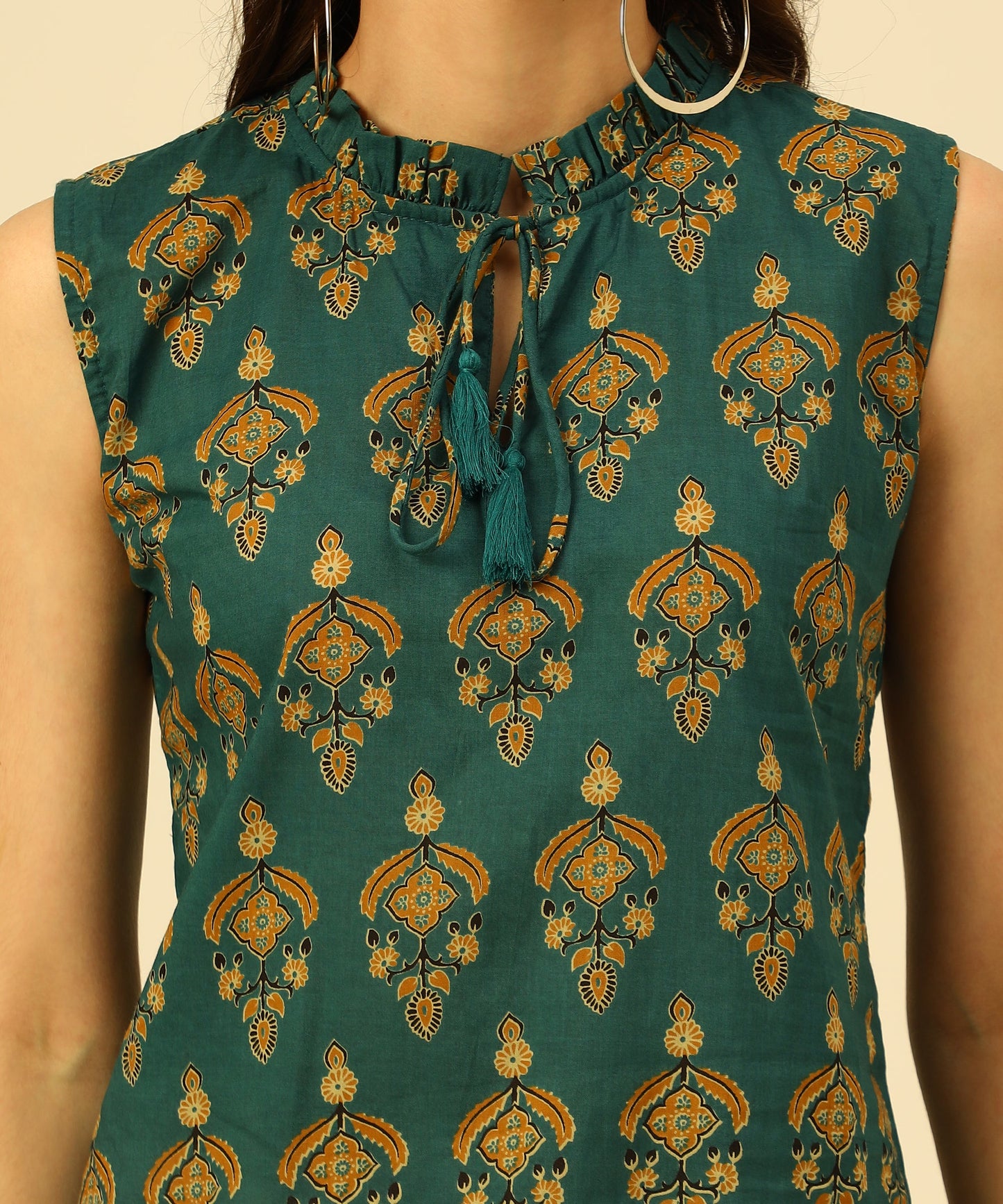 Cotton Printed Sleeveless Regular Fit Office Wear Casual Wear Top, Green