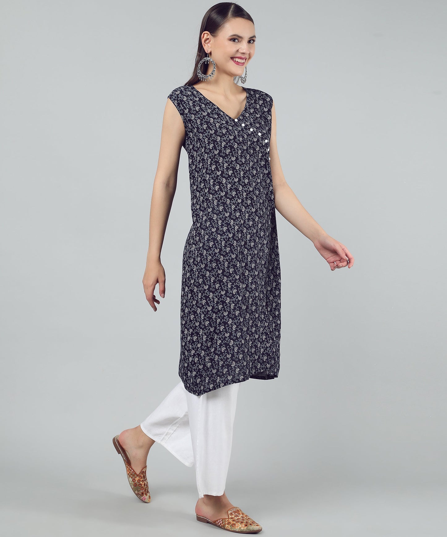 A-Line Stylish Center Slit Sleveeless Printed Cotton Kurti, Blue