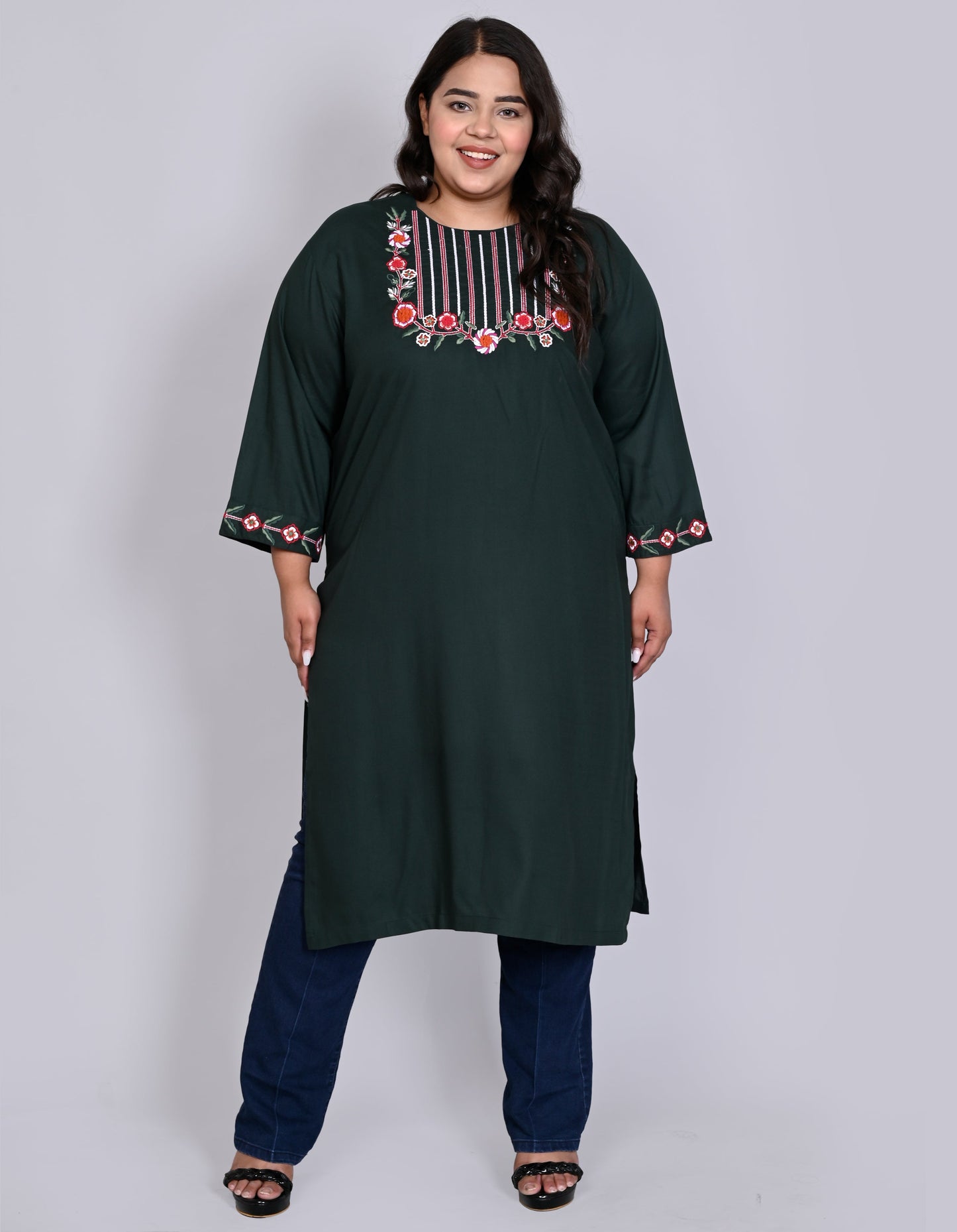 ANUSHIL Women Embroidered Straight Fit Kurta (Green)