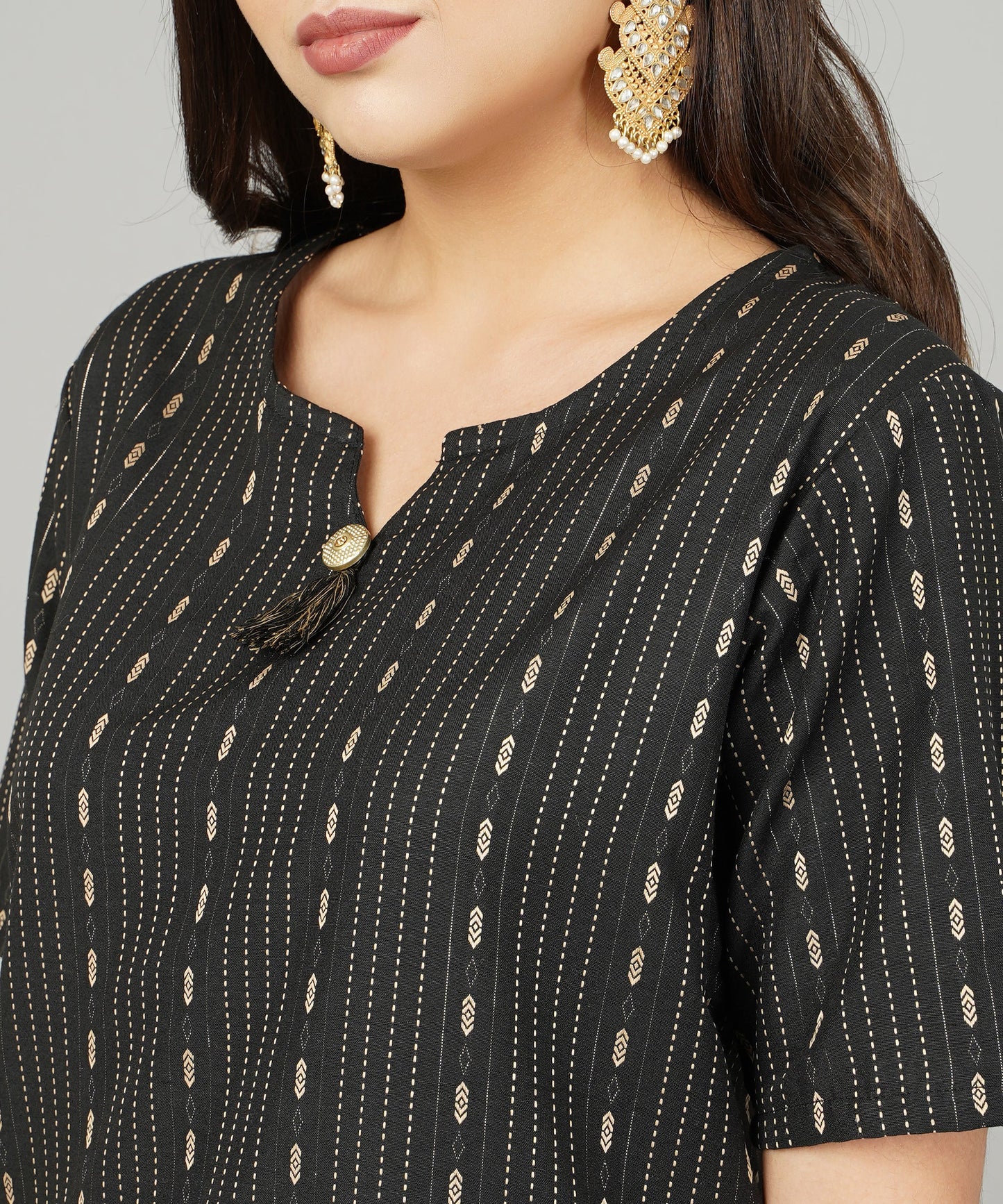 Cotton Dobby Woven Design V- Neck Elbow Sleeves Knee Length Kurta for Women's(Colour-Black)